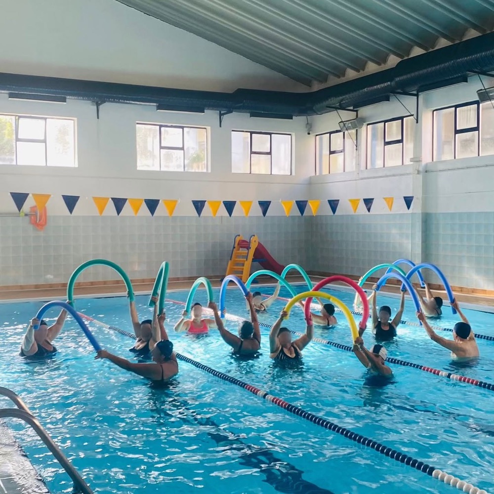 Aula de hidroginástica na Piscina Real